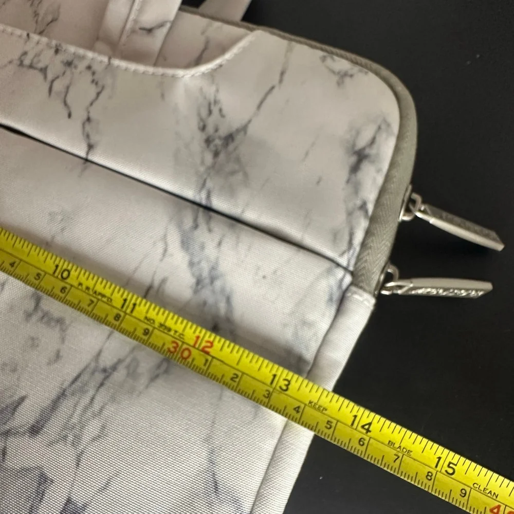 Marble Print Laptop Sleeve Case / Bag With Handles (13in)